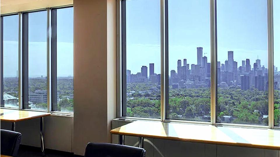 Phát minh thành công loại kính tự điều chỉnh ánh sáng