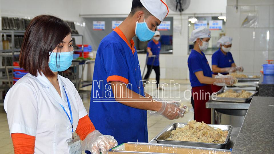 Đẩy mạnh thanh, kiểm tra và xử lý vi phạm về an toàn thực phẩm