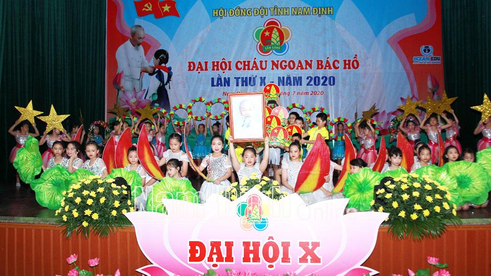 Chăm lo, giáo dục thế hệ măng non