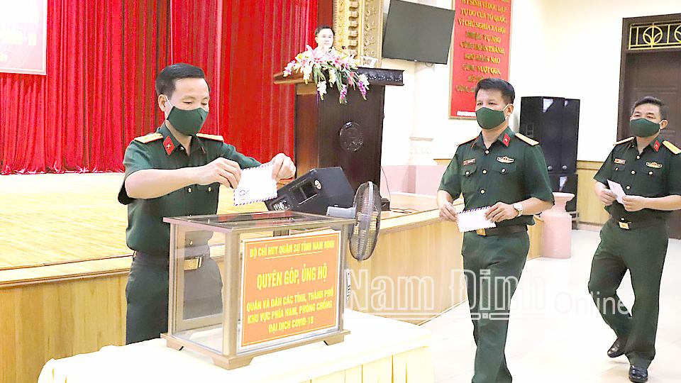 Cán bộ, chiến sĩ LLVT tỉnh đóng góp trên 450 triệu đồng ủng hộ phòng, chống dịch COVID-19