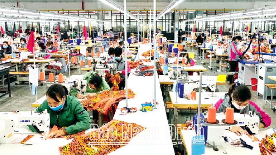 Công nghiệp tăng trưởng ấn tượng trong bối cảnh dịch bệnh