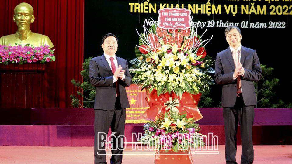 Xây dựng đời sống văn hóa đáp ứng yêu cầu phát triển xã hội