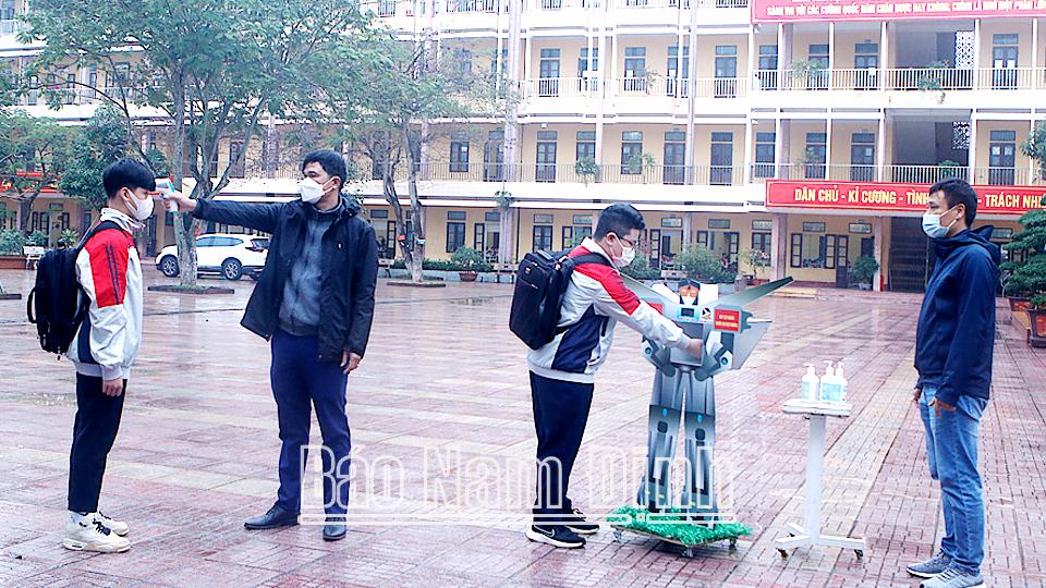 Ngày 8-2, số ca mắc COVID-19 tăng vọt với 886 trường hợp