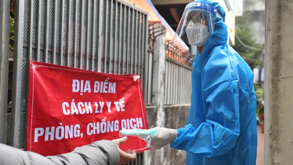 Công khai số điện thoại của các Trạm y tế lưu động để kịp thời hỗ trợ người nhiễm COVID-19