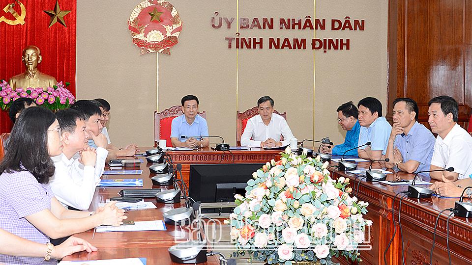 Thủ tướng Chính phủ gặp gỡ, đối thoại với công nhân lao động