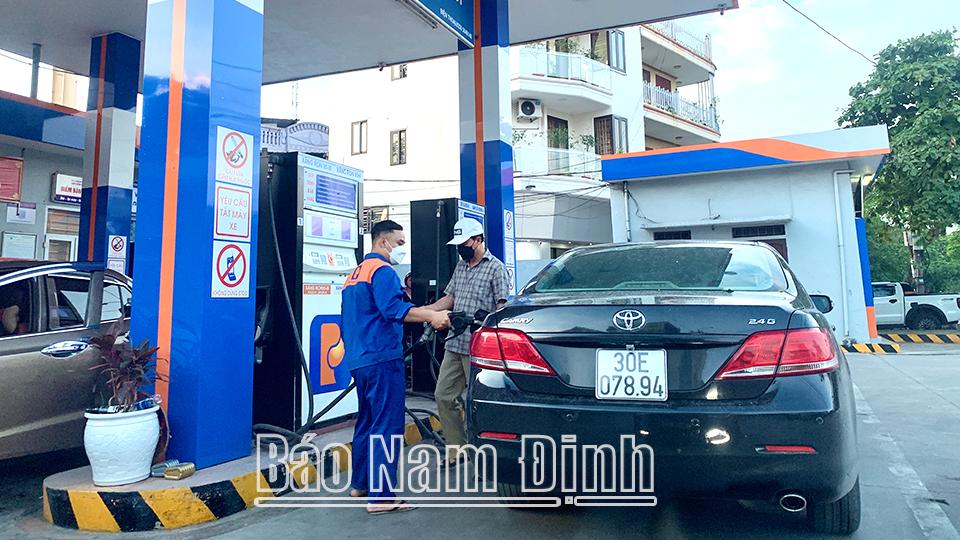 Doanh nghiệp lao đao vì giá xăng, dầu tăng cao