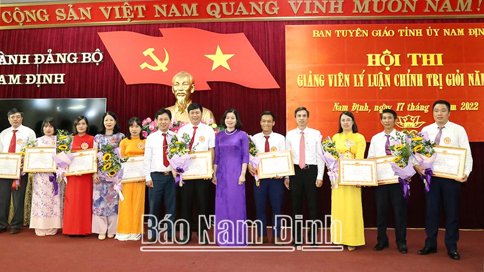 Bám sát nhiệm vụ chính trị của tỉnh, tiếp tục đổi mới, nâng cao chất lượng, hiệu quả công tác tuyên giáo