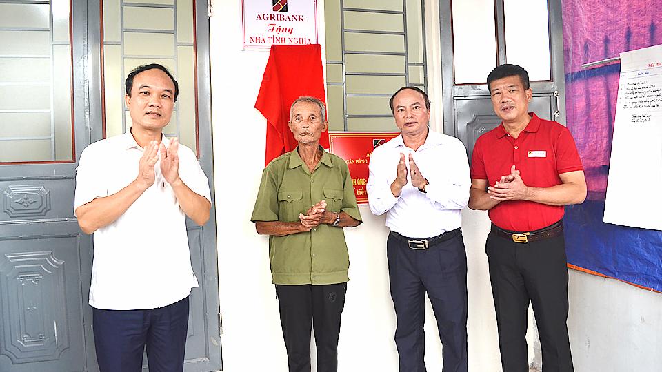 Khánh thành 4 nhà tình nghĩa tại xã Giao Tiến